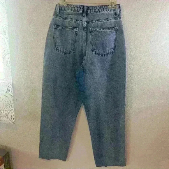 Nasty Gal Denim High Waisted Tapered Mom Jeans 6 Light Blue Wash - Picture 2 of 7